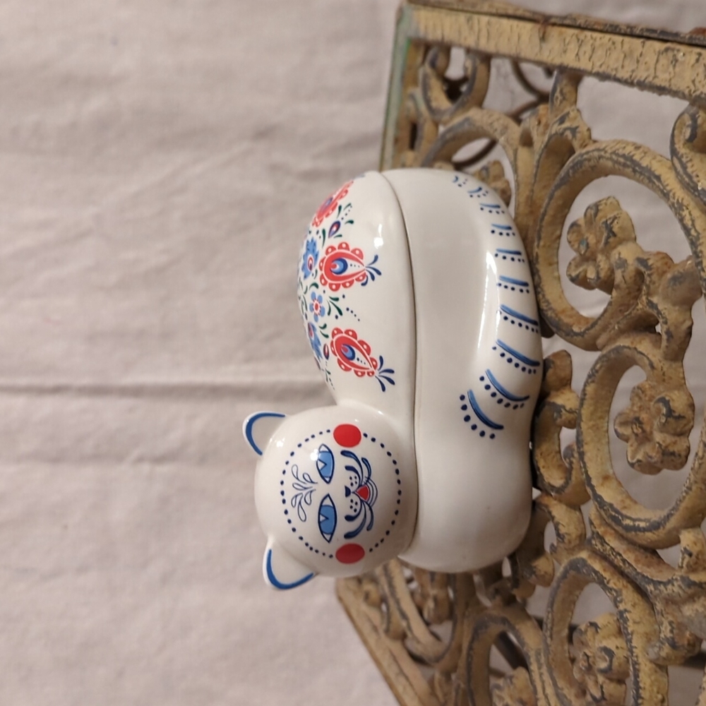 Elizabeth Arden Vintage Orient Express Porcelain Cat Trinket Box